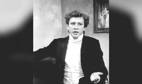 Евгений Миронов в дипломном спектакле «Предложение» (1989 год)