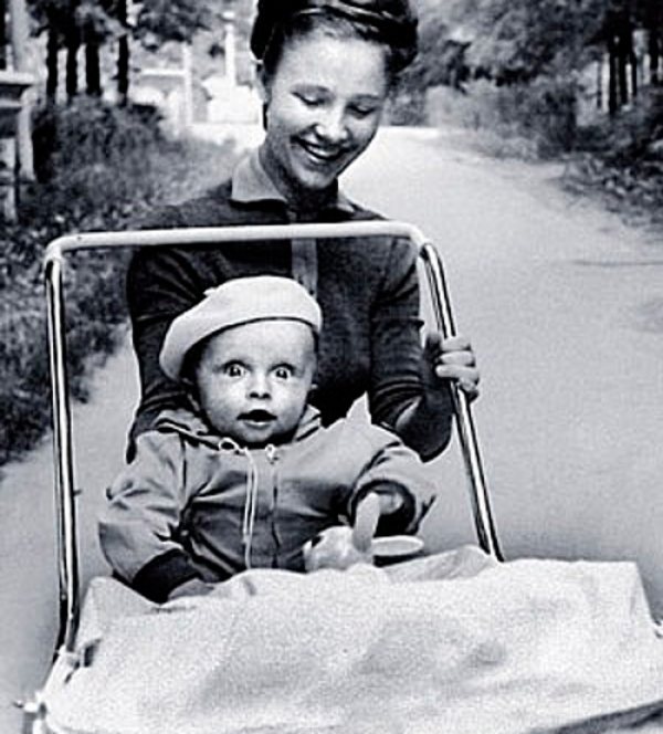 Иван Охлобыстин в детстве с мамой