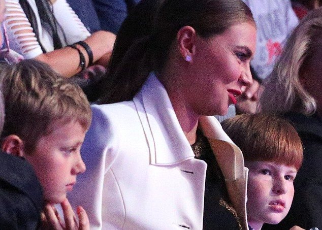 Кабаева с детьми