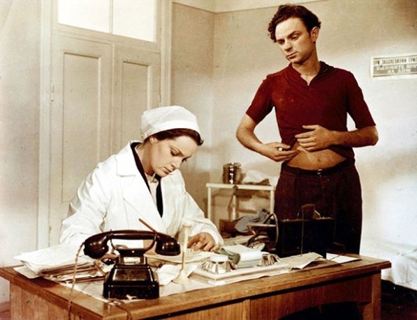 Кадр из фильма «Неоконченная повесть» (1955)