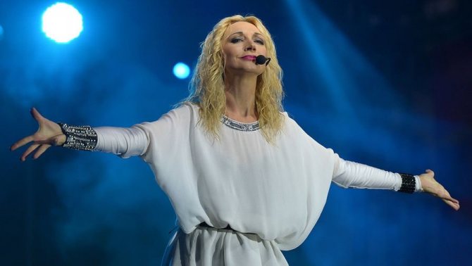 Кристина Орбакайте на концерте в Смоленске, 2013 год