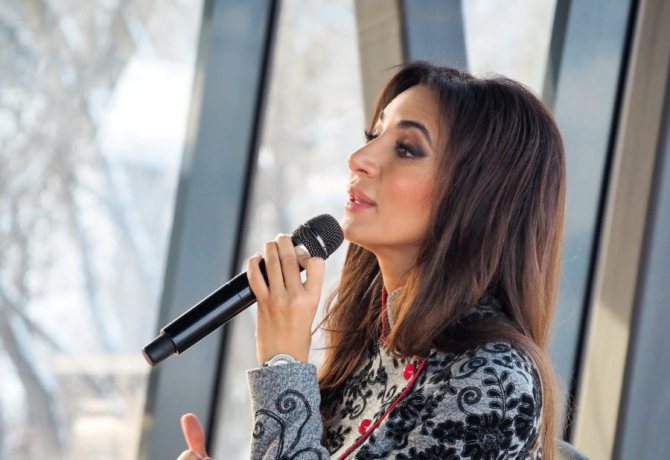 Певица Зара