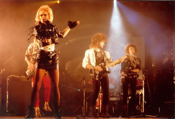 Рис. 2. Выступление группы «Мираж»