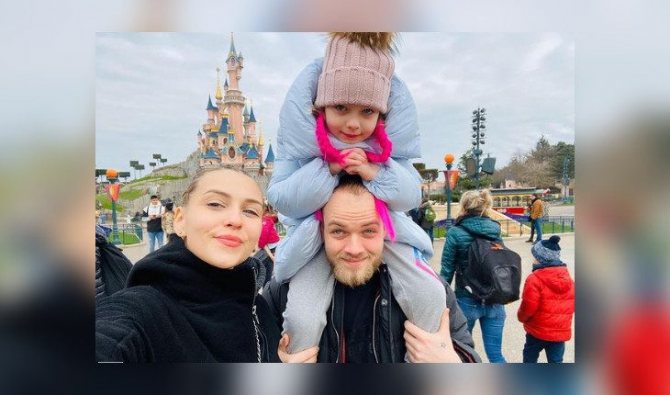 Старший сын, невестка и внучка Аллы Духовой